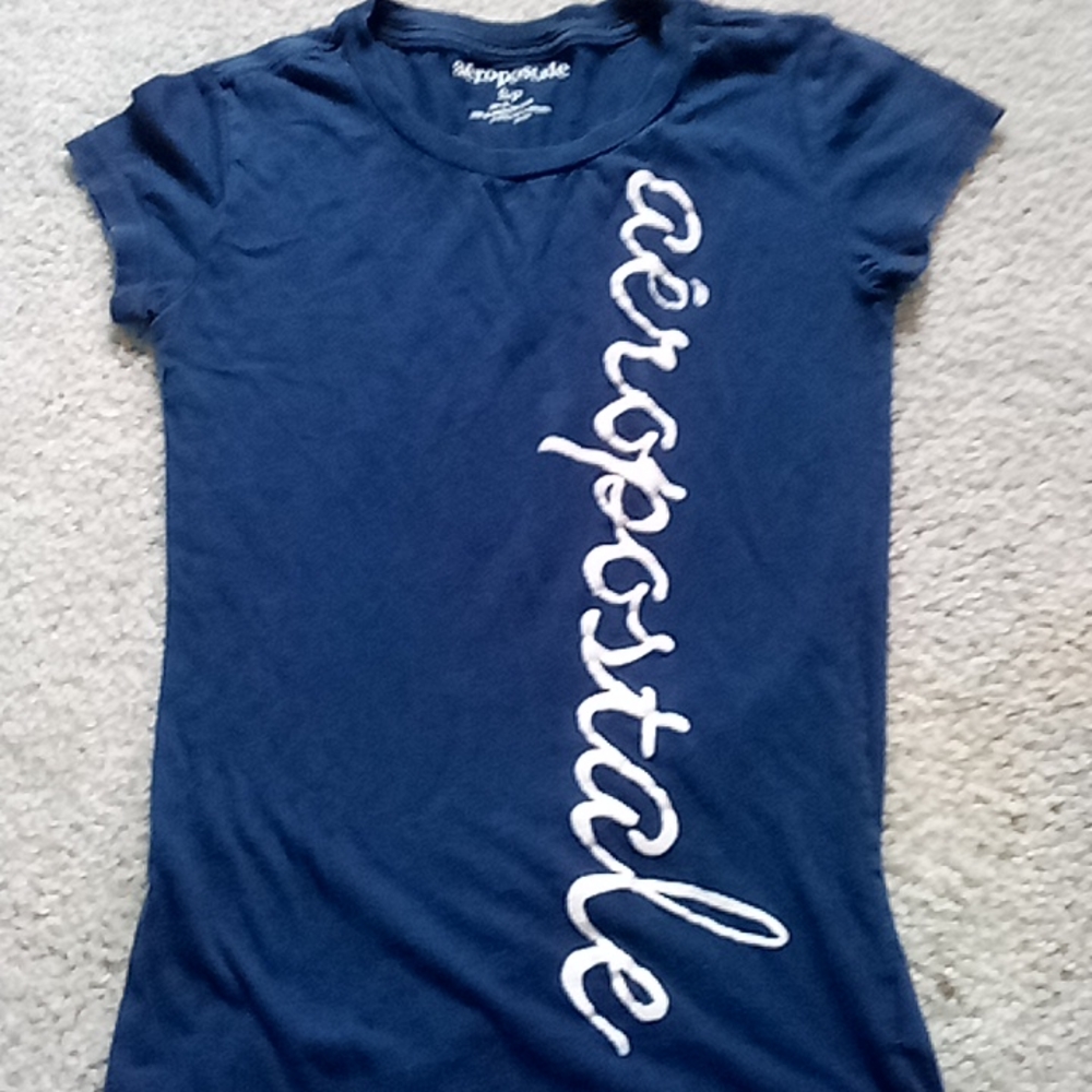 A tee shirt